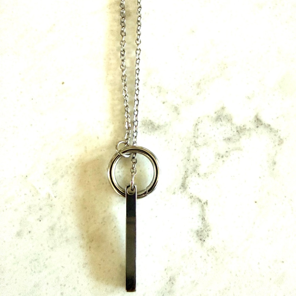 Elegant Silver Necklace - Picture 5 of 5